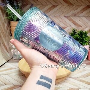 Starbucks 2022 Iridescent Mermaid Scale Holographic Grande Tumbler 🧜‍♀️